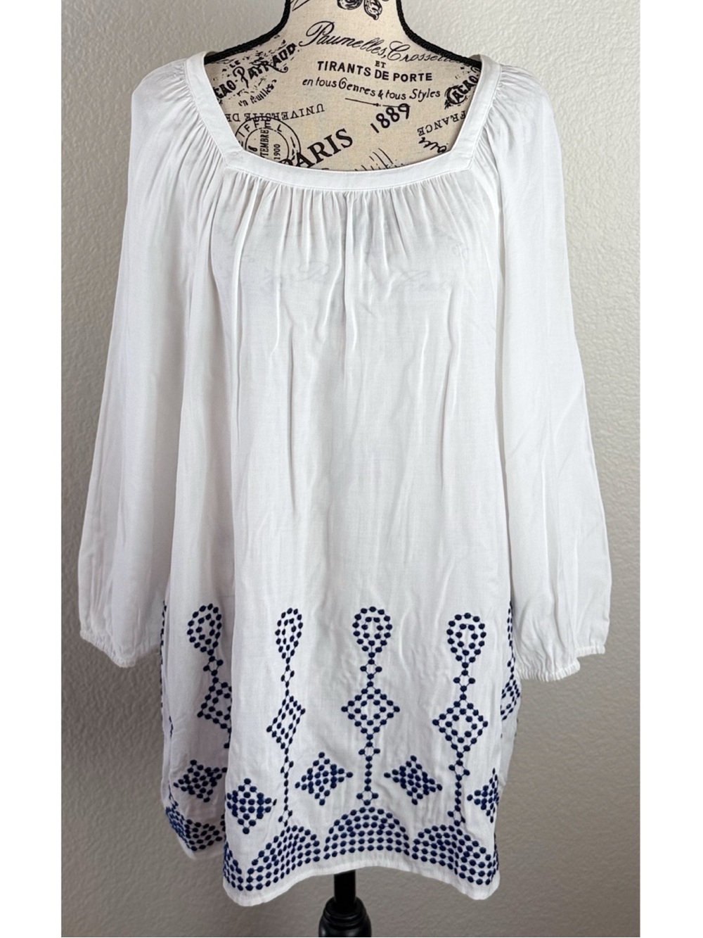 St. Johns Bay Women’s Long Sleeve  White Peasant Blouse w/Navy Embroidery NWT XL